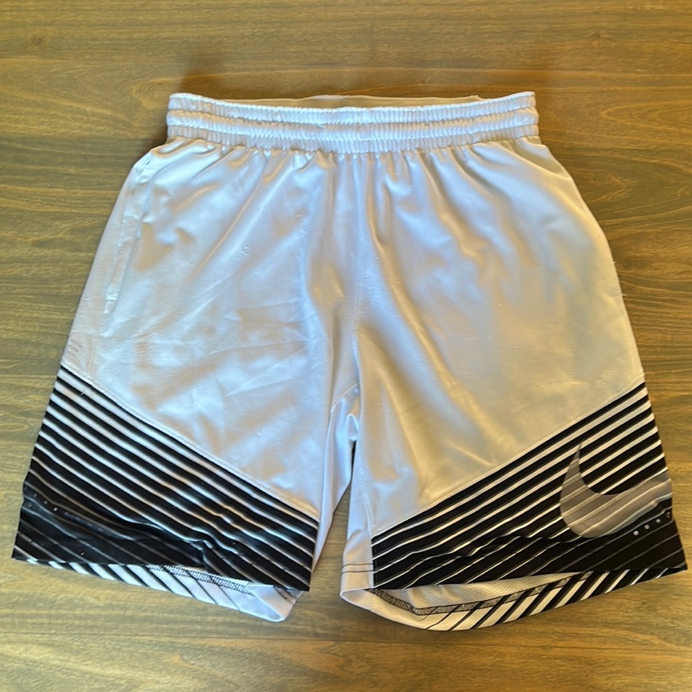 Nike Elite Dri-Fit Men’s White/Black Shorts